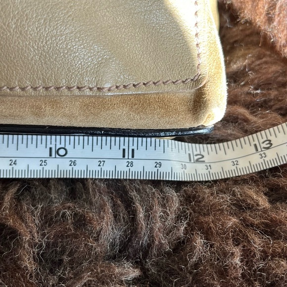 Authentic YSL Muse 2 - Picture 15 of 16